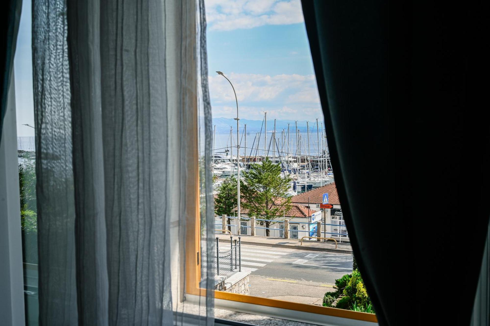 Apartment Seafront