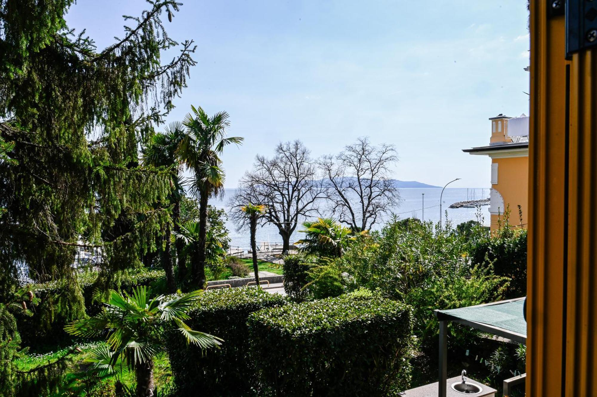 Seafront Apartment
